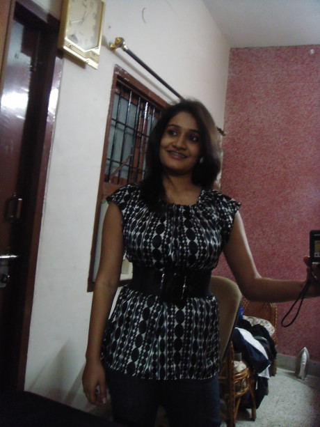 Indian solo chick GF chick sucks on the nipples of her massive naturals during self shots