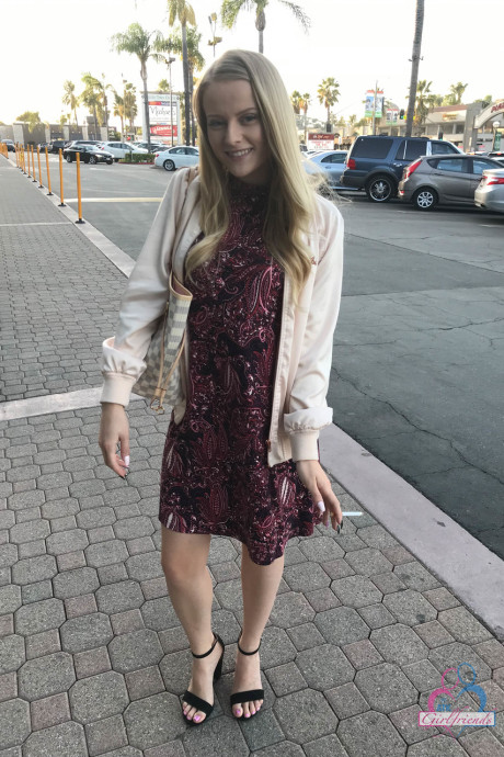 Amateur girlfriend Paris White sunbathing and showing her tits at the pool