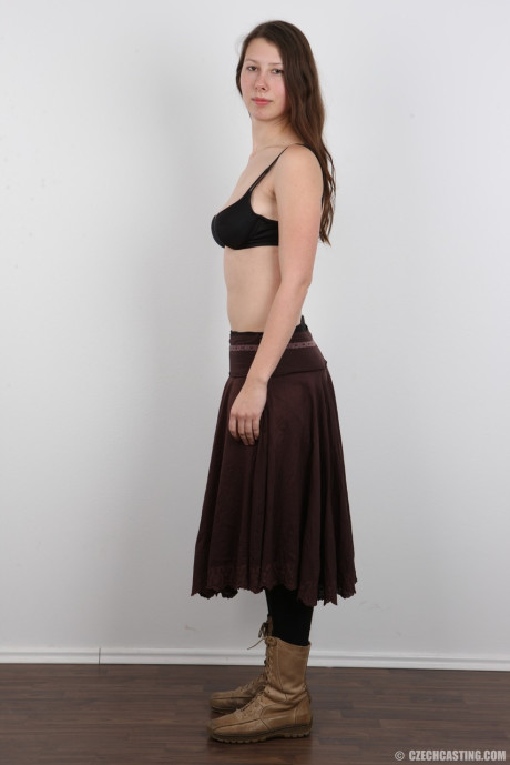 Broke female Pavlina picks up easy cash by posing undressed for the first time