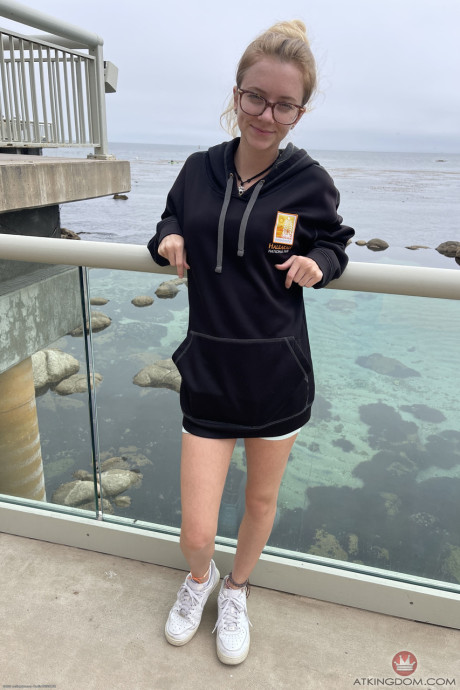 Fine nerdy blondie teen Riley Star shows her behind and tasty cunt