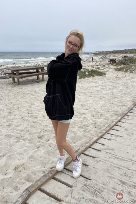 Fine nerdy blondie teen Riley Star shows her behind and tasty cunt