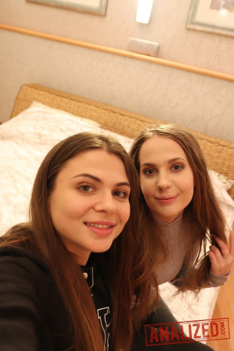 Fine teen pornstar Stasia Si flaunts her large behind and gets slammed in a 3some