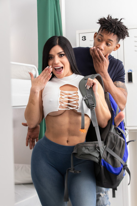 Horny Hostel Jesus Reyes, Sara Retali