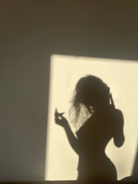 Chick girl woman next door type Emma Uzi takes nude selfies outdoors and indoors