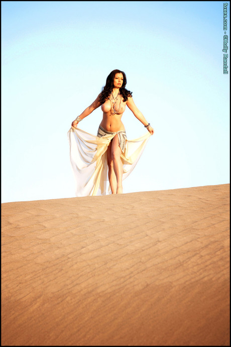 Foxes Mirage or nude chick girlfriend woman