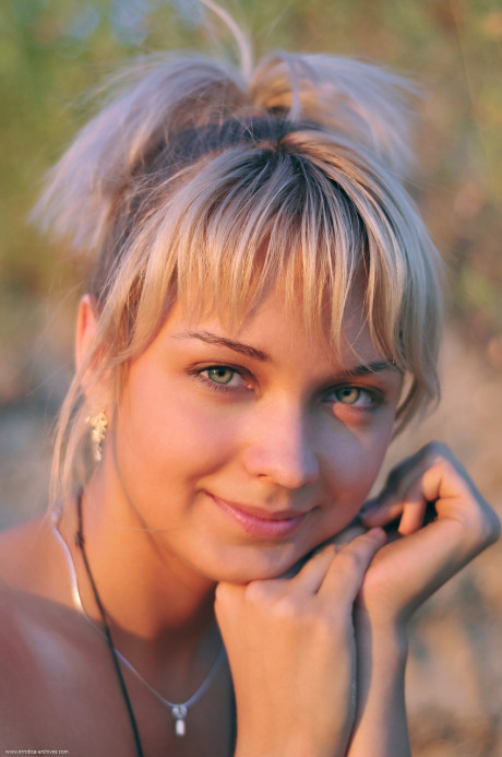 Russian sweety Lada stripping undressed outdoors & spreading her pussy in the sand