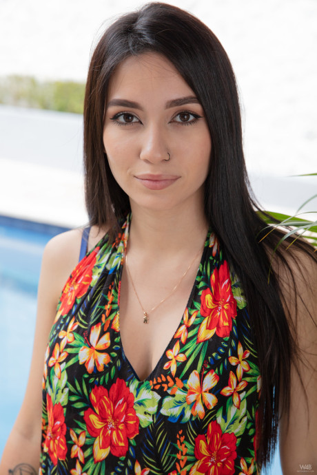 Watch 4 hottie Kiki Cash