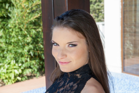 Attractive young Anita Bellini gets booty slammed while blowing schlong at the same time