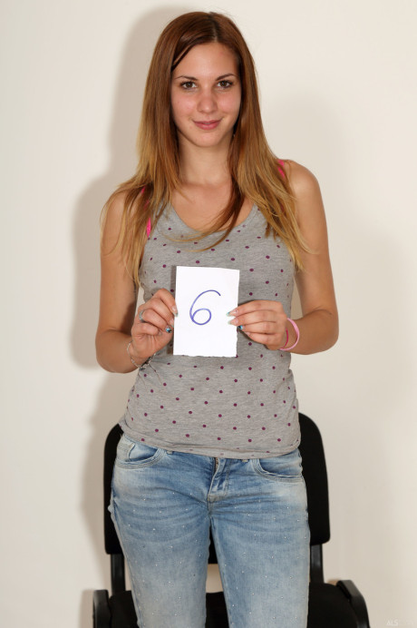 Amateur Hungarian teenie Candy sexy stripping and posing at a casting