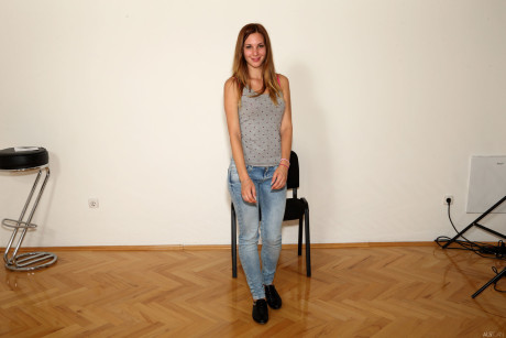 Amateur Hungarian teenie Candy sexy stripping and posing at a casting