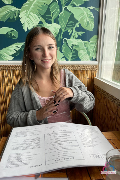 Thin amateur Macy Meadows shows off her tight booty & her yummy vagina lips