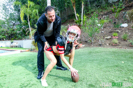 Exxxtra Small Alexia Anders, Danny Mountain