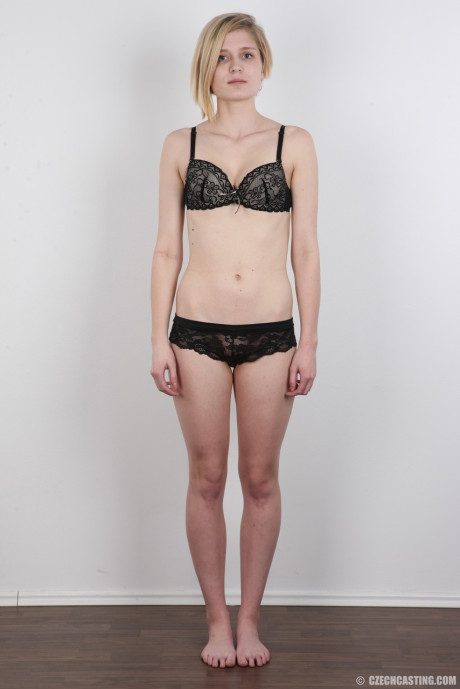 Blondie amateur from Czechoslovakia tries her luck at being a naked model