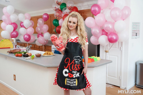 MYLF Katie Morgan, Mckenzie Lee, Cassie Del Isla, Kiki Klout, Hyley Winters, Mel