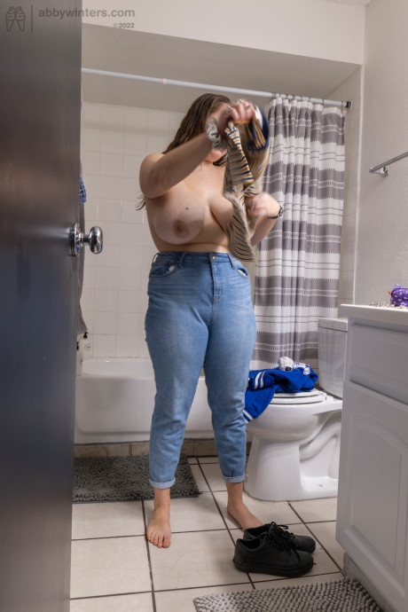 Chubby amateur Bonnie T shows her giant boobies & booty while getting dressed