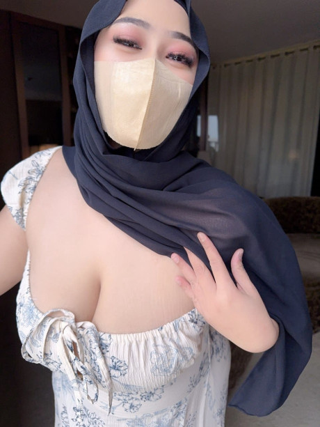 OnlyFans BBW Dalia undressed Pics