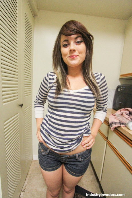 Industry Invaders Oxuanna Envy