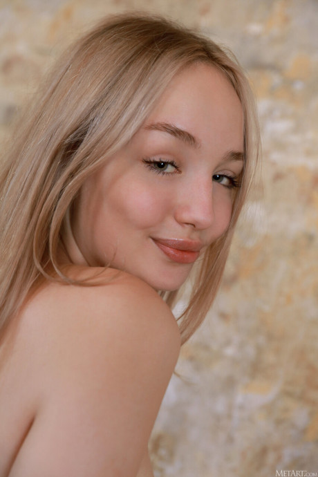 Met Art starring Daria Sento Porn Gallery