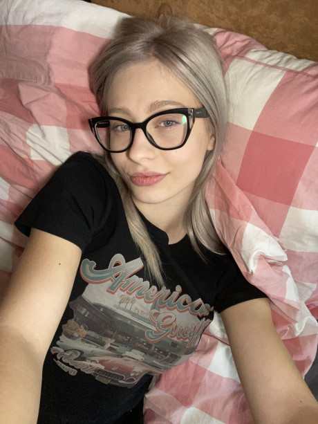 Blonde solo bitch gf broad Baby Candace shows her natural breasts and juicy ass in glasses