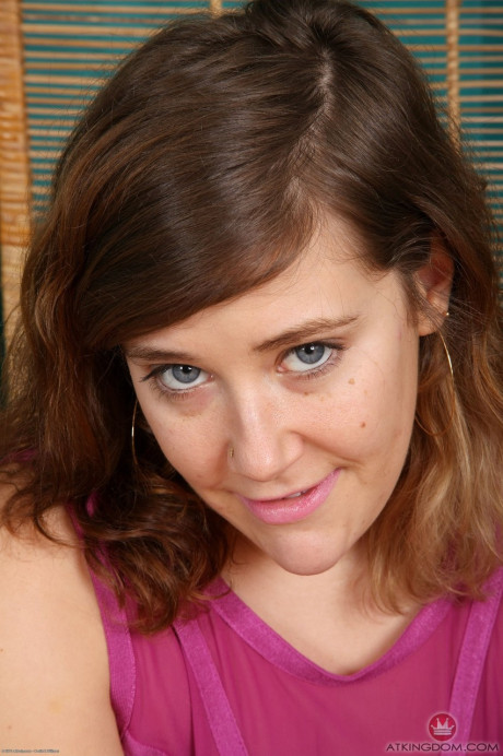 Full-figured brunette Suzie fondles her medium boobs & spreads her bushy vagina