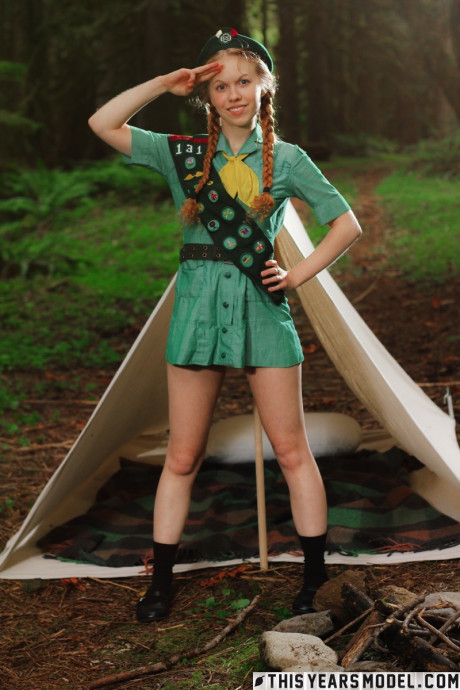 Redheaded bitch GF lady Scout Dolly Little gets naked outside her tent in beret