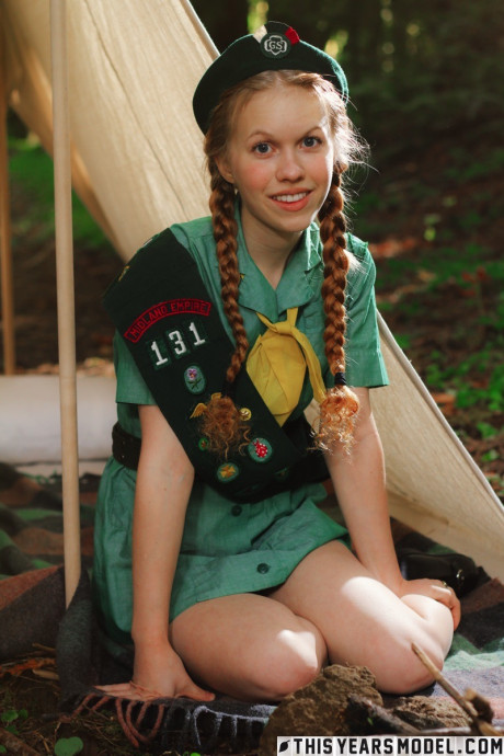 Redheaded bitch GF lady Scout Dolly Little gets naked outside her tent in beret