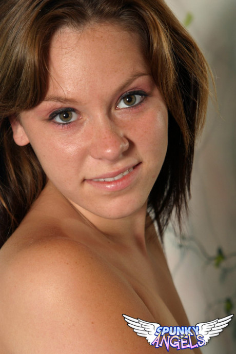 Young faced cutie Kandie flaunts tiny boobs in tight top & shows sexy hot booty