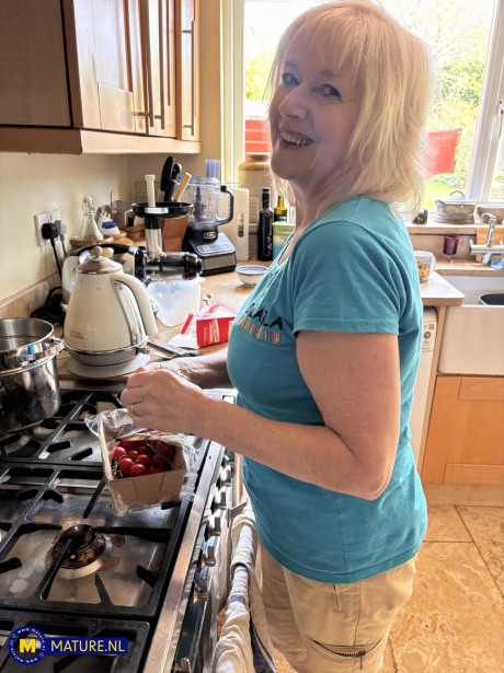 Old NL starring Emily Jane Hot Porn Pics