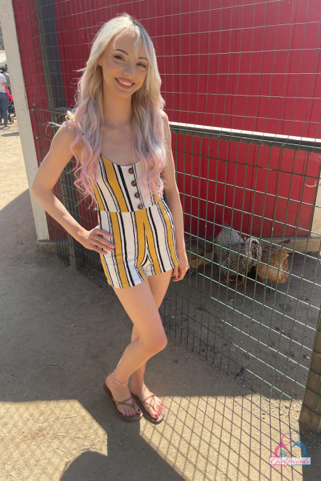 Gorgeous lovely blondie babe Cecelia Taylor shows her massive labia up close