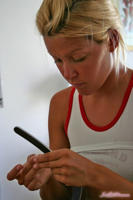 Get ready for a nice and lovely lunch with blondy doll Sophie Moone