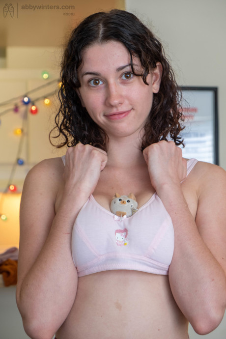 Amateur Mary J shows saggy titties & all natural bushy cunt while dildo toying