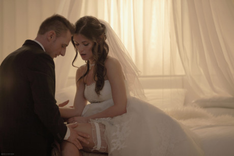 Hot young teen bride suck her new husbands rod and mounts cowgirl on wedding night