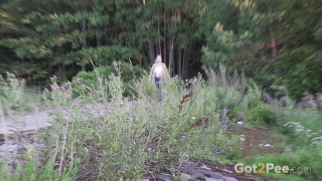European relieves her piss desperation outside