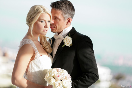 Blondie chick broad Anikka Albrite gets screwed by her new fiance after the wedding