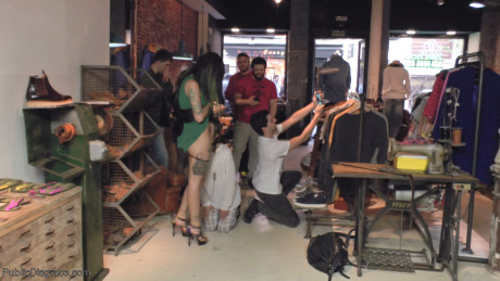 Public Disgrace Satrina, Valentina Bianco, Xavi Tralla