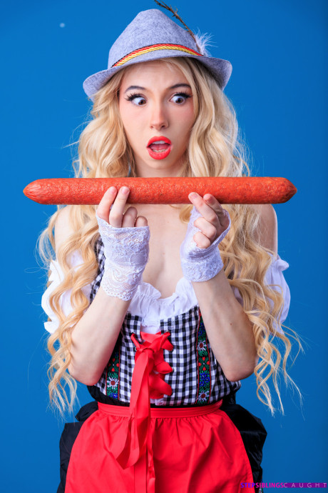 Young teenie girl gf chick with long wavy blonde hair Kenzie Reeves has sex in a funky hat