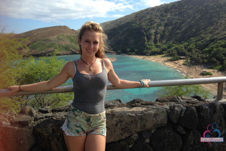 Amateur GF Taylor Whyte poses in a tight shirt & shorts by the sea