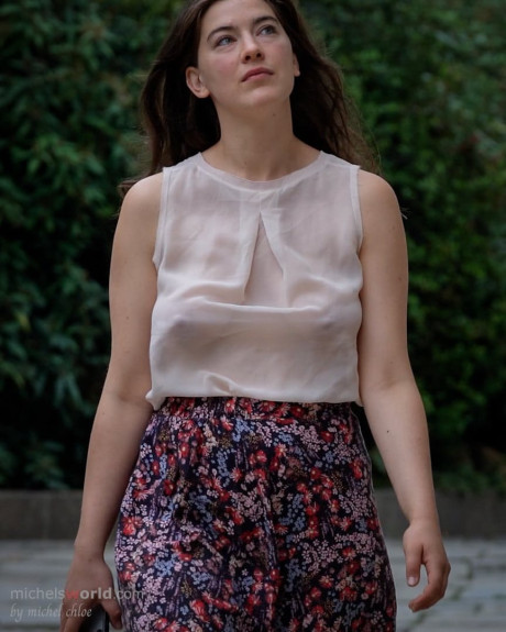 Brunette slut lady gets caught exposing her cleavage in public places