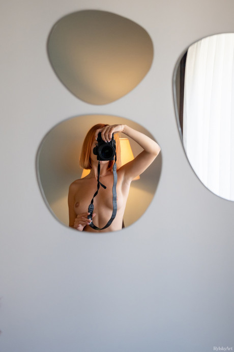 Skinny glamour babe Marta Gromova shows off her pretty nude body