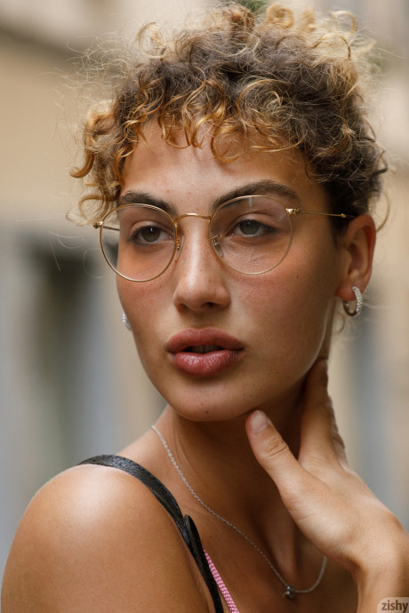 Zishy Sylvia Belotti