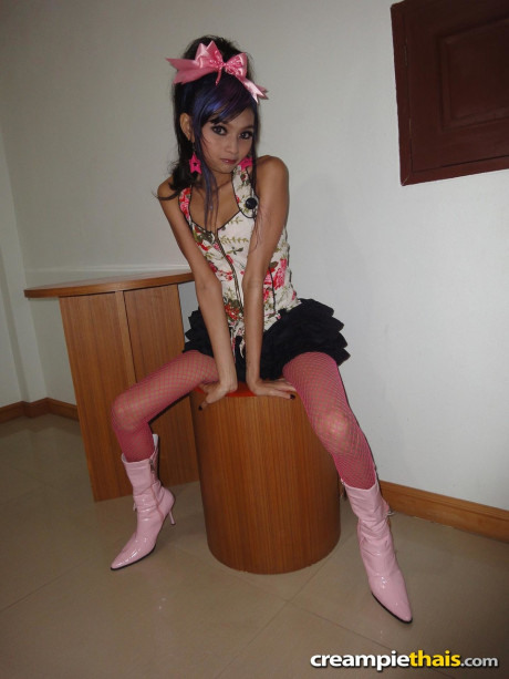 Slender Thai babe Eaw reveals her hot body and gets poked by a daddy