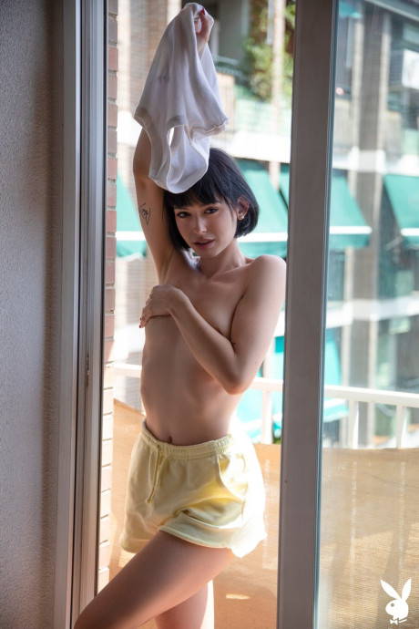 Shorts XXX porn pics