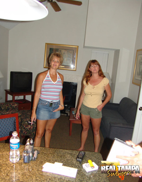 USA swinger Tracy suck and her girlfriend arrange an evening of drink and sex