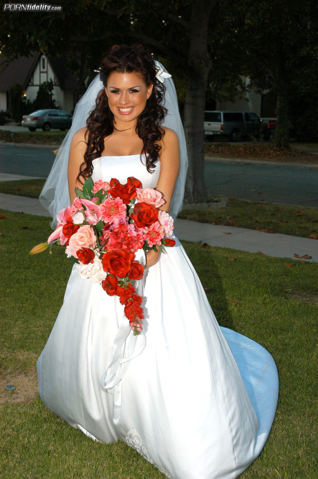 New fiance Eva Angelina drops her wedding dress to lick & fuck the groom's meat