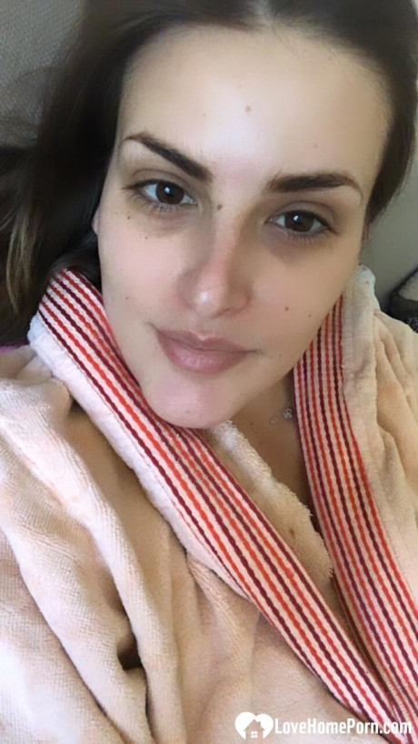 Amateur beauty shows her gigantic tits and hot booty and poses in the mirror