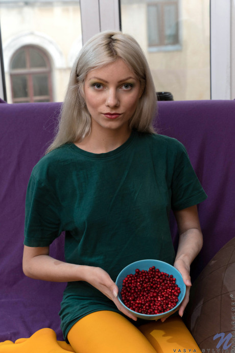 There's so much to love about blondie goddess Vasya Sylvia, from her diamond