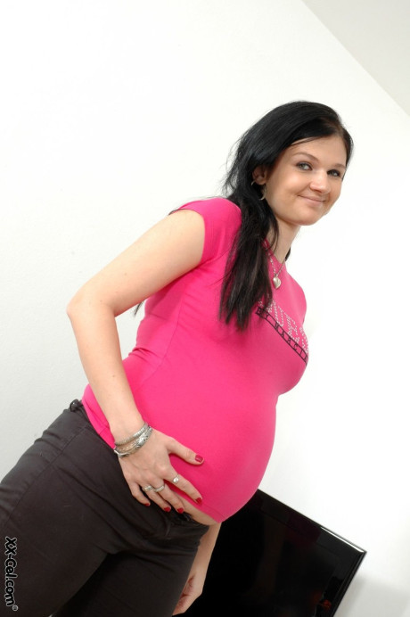 Pregnant amateur Megan Smith reveals her monstrous nips and tight twat