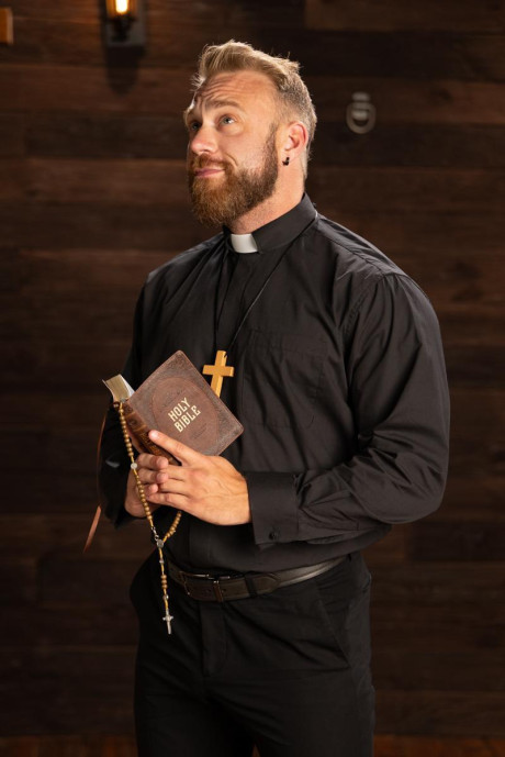 Divine hoes starring Arabelle Raphael, Brogan Sex Pictures