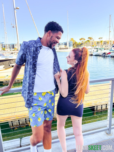 Curvy MILF with a ponytail Madison Morgan takes a BBC in her horny muff