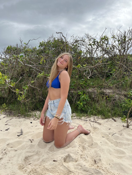 OnlyFans Estell Aily featuring Estell Aily Hot Pics